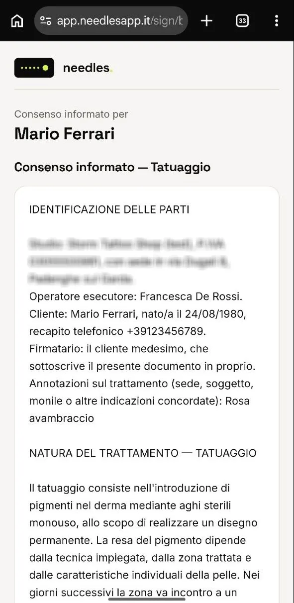 La pagina di firma sul telefono del cliente: il consenso informato intestato a Mario Ferrari, con il testo completo