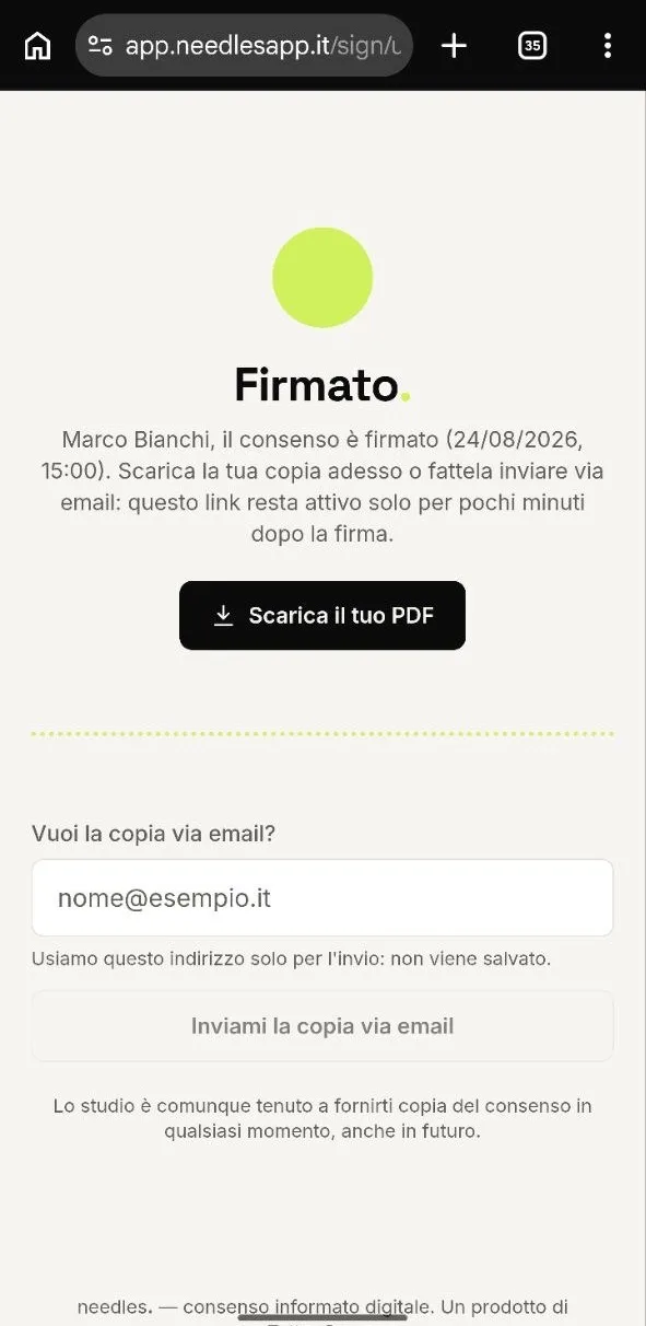 La conferma di firma sul telefono del cliente, con data e ora, il bottone per scaricare la sua copia del PDF e il campo per farsela inviare via email